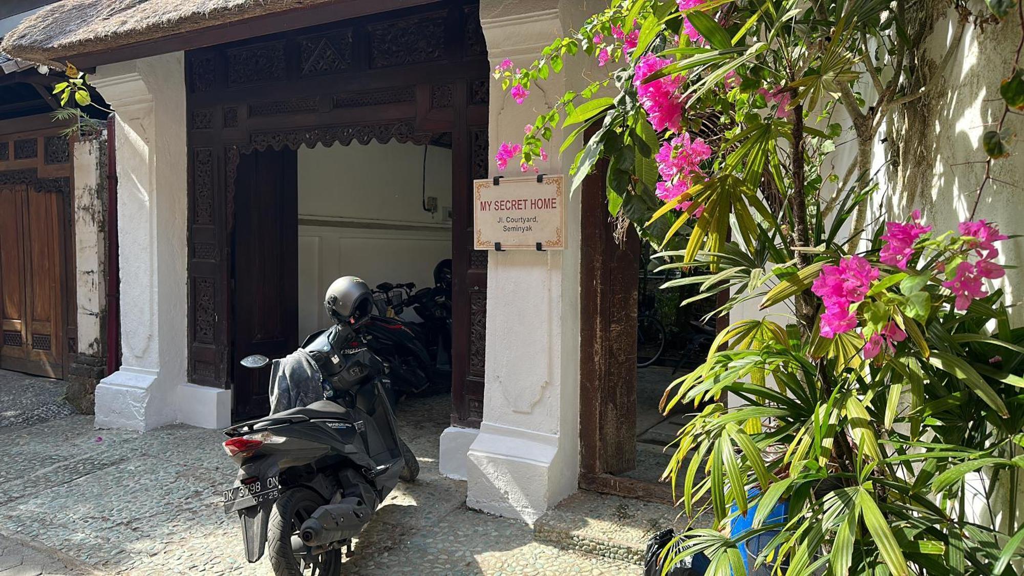 My Secret Home Seminyak  Luaran gambar